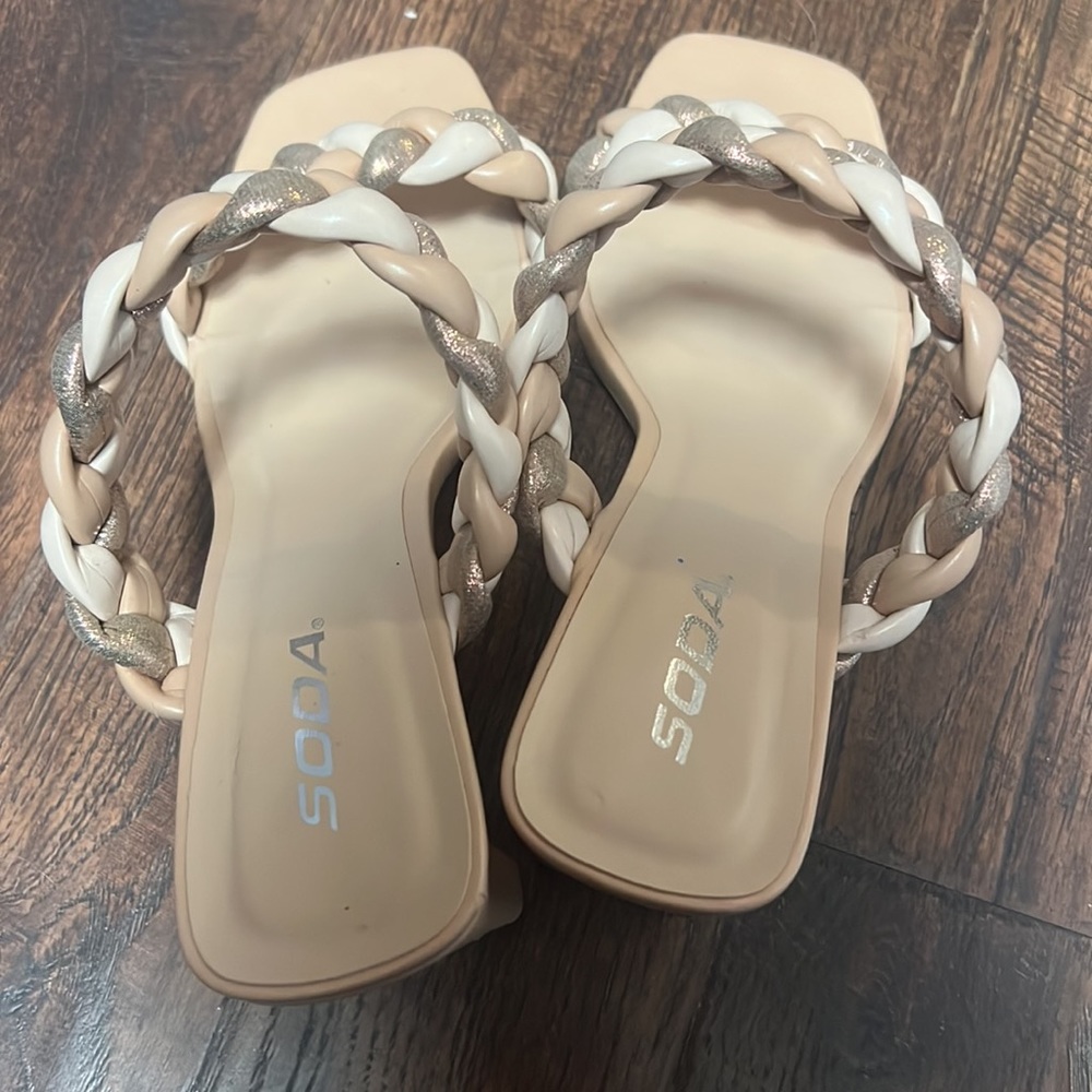 Heels - Picture 2 of 4